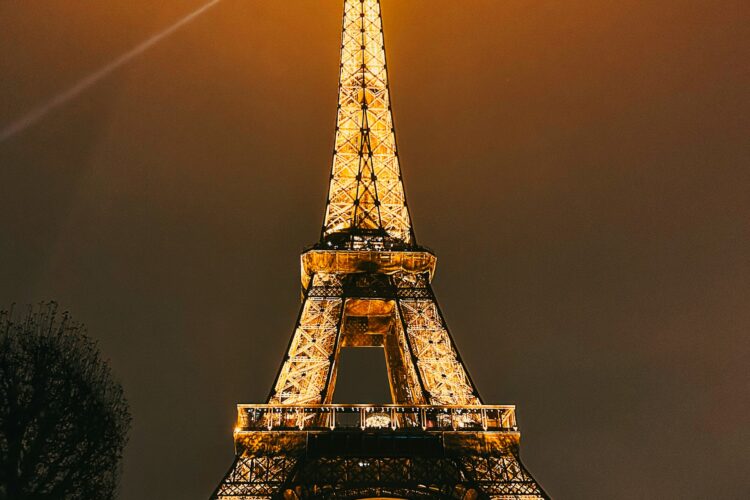 Celebrate Love with a <span>Magical</span> Valentines Weekend in Paris