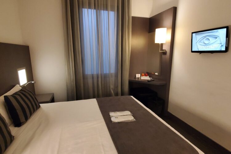Stay at the <span>Dalia Ramblas Hotel</span>