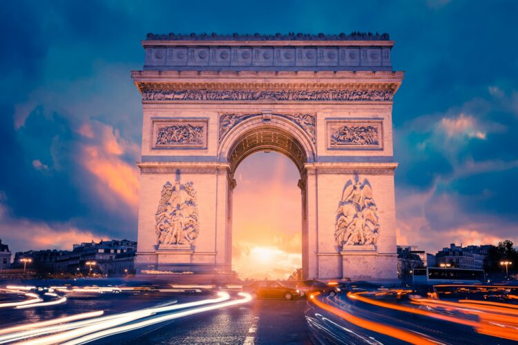 Ready to Book Your <span>Valentines Weekend</span> in Paris?