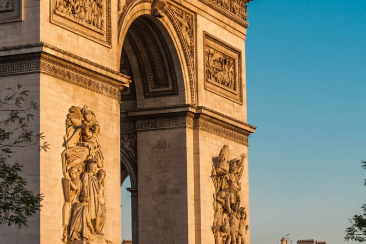 <span>Why Book</span> a Paris Holiday from Ireland?