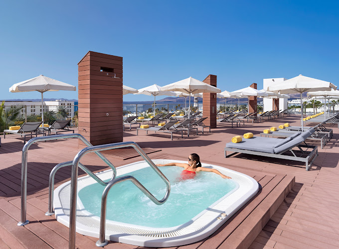 Pool and Jacuzzi