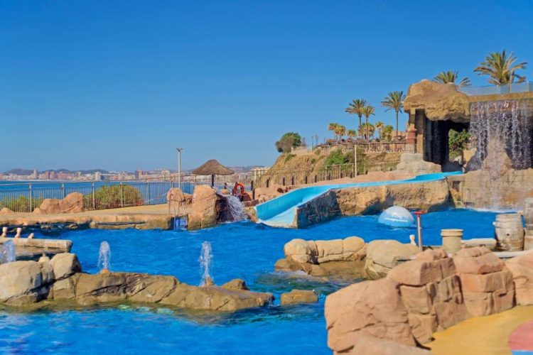 <span>Beach Club</span>
