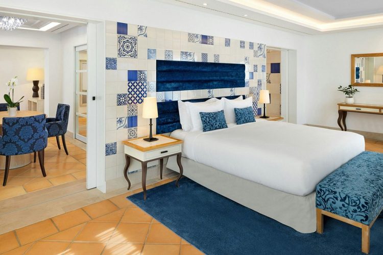 Rooms at Pine Cliffs Resort