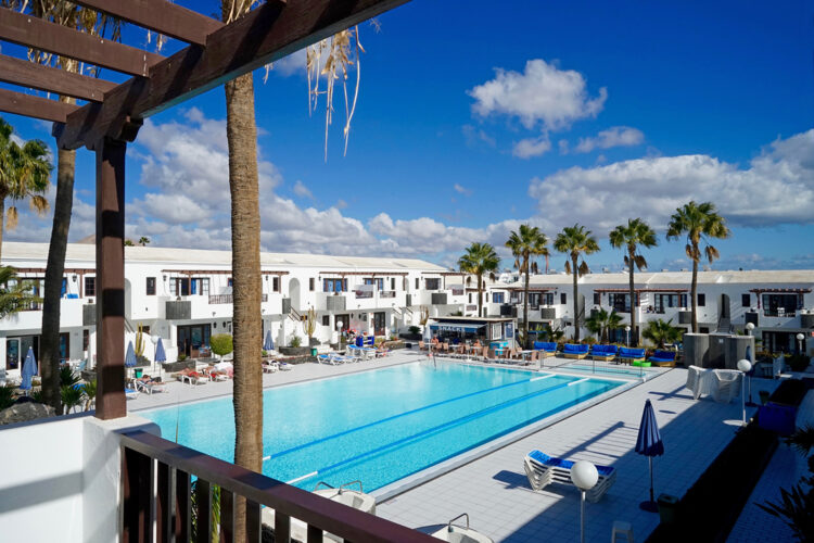 https://arrowtours.ie/hotels/plaza-azul-apartments-lanzarote/